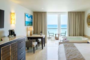 Concierge Level Suites at Playacar Palace